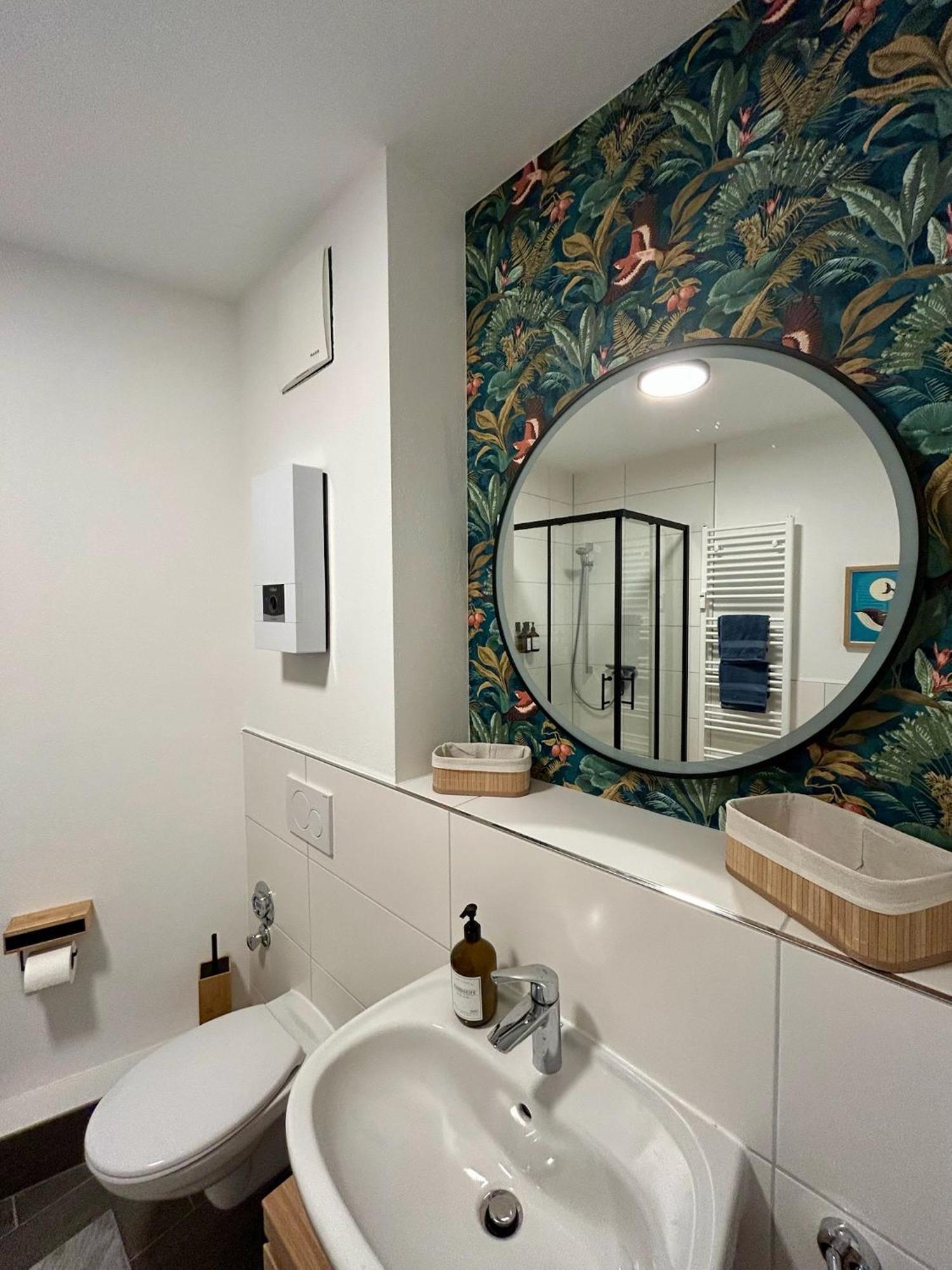 Karl Central Flats - Netflix - Parkplatz - Balkon Trier Exterior foto